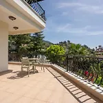 Hotel Marine